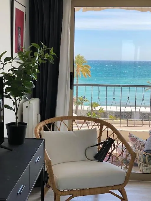 Le Garavan-Vue Mer-Plage-Clim-Terrasse Menton Apartment